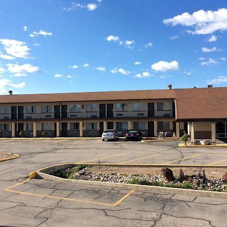 Econo Lodge Бийвър Екстериор снимка