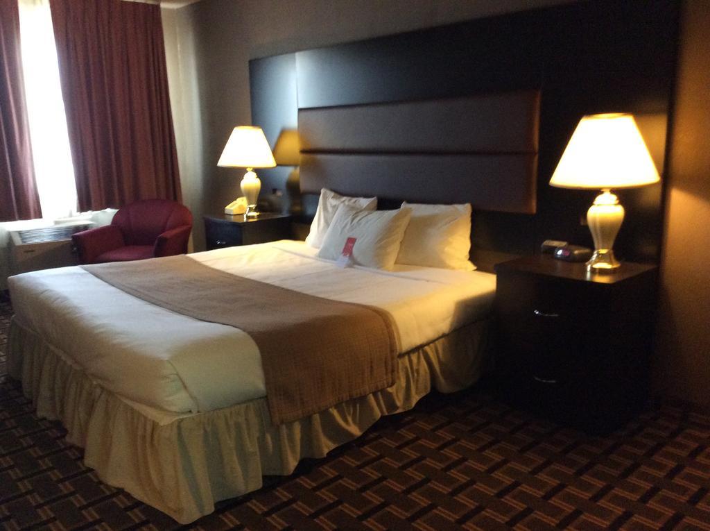Econo Lodge Бийвър Екстериор снимка
