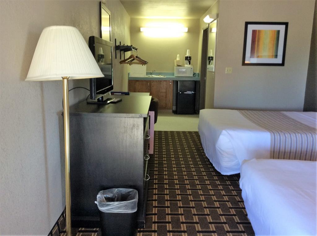 Econo Lodge Бийвър Екстериор снимка