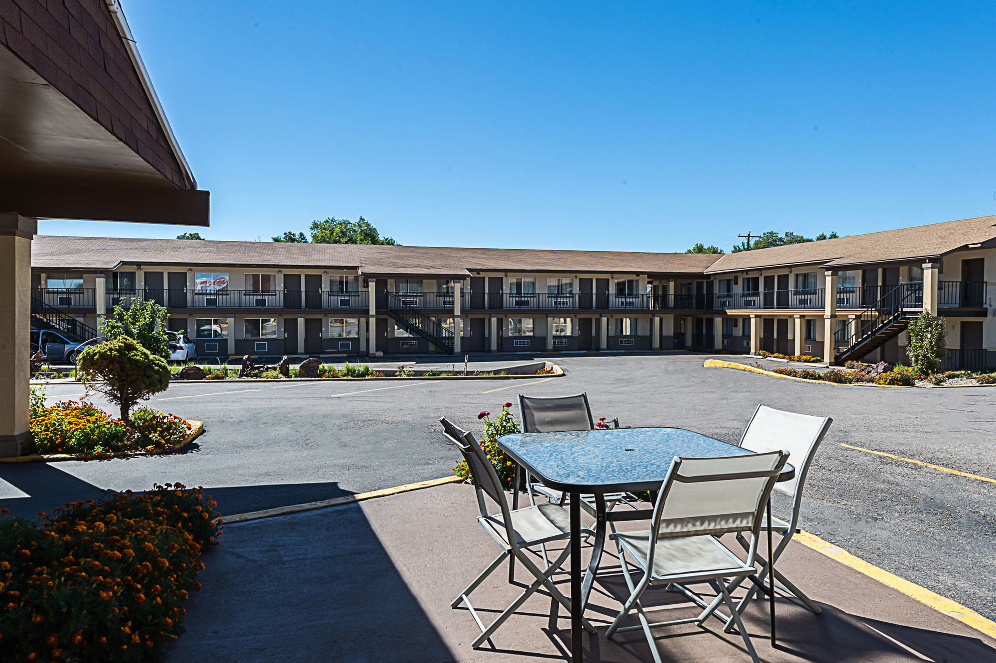 Econo Lodge Бийвър Екстериор снимка