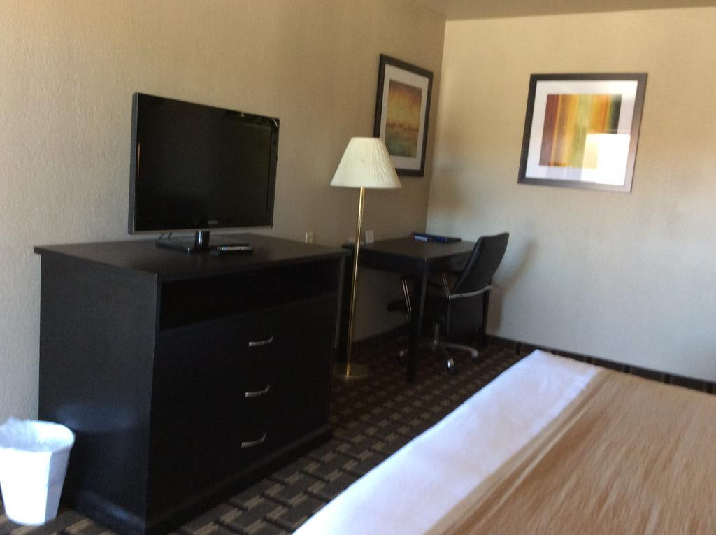 Econo Lodge Бийвър Екстериор снимка